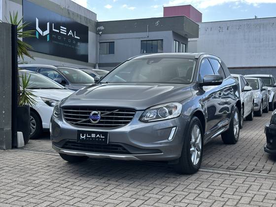 VOLVO XC60 2.0 T5 MOMENTUM GASOLINA 4P AUTOMÁTICO